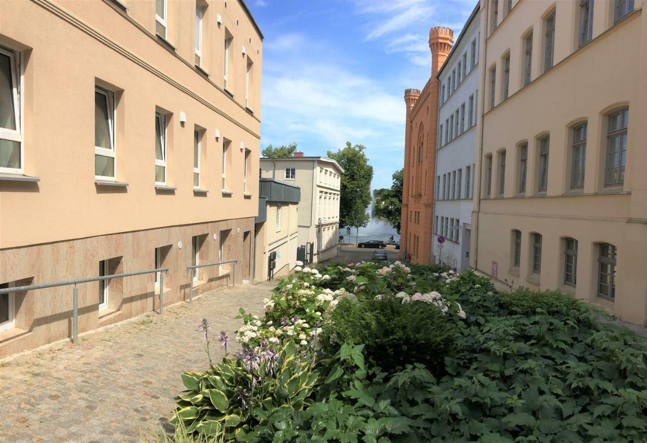 Schwerin Apartment Am Pfaffenteich Exterior photo